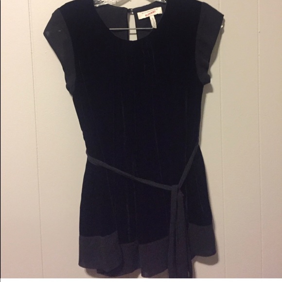 Bin 3C BCBG runway velvet blouse never worn size xxs short sleeve - Picture 6 of 6